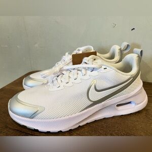 Nike Air Max Nuaxis
White Pure Platinum Metallic Silver (Women's)